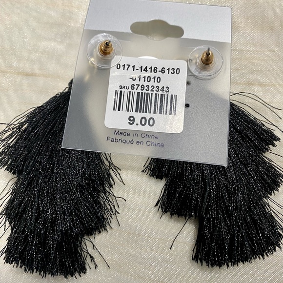 Black dangling earrings from Suzy Sheir. $7.99 - Picture 2 of 2